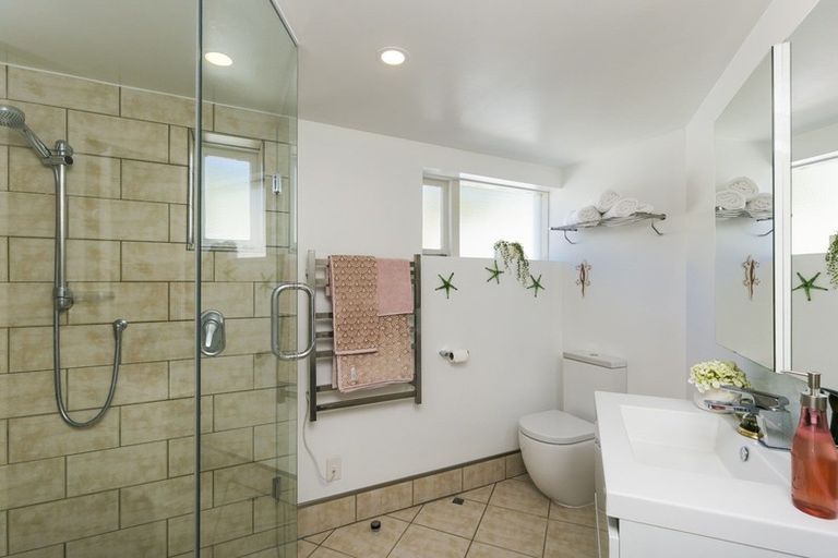 Photo of property in Clifton Towers, 202 Oriental Parade, Oriental Bay, Wellington, 6011