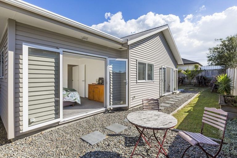 Photo of property in 797c Te Atatu Road, Te Atatu Peninsula, Auckland, 0610