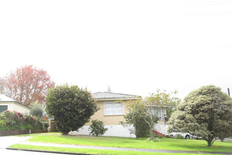 Photo of property in 66b Uxbridge Road, Mellons Bay, Auckland, 2014