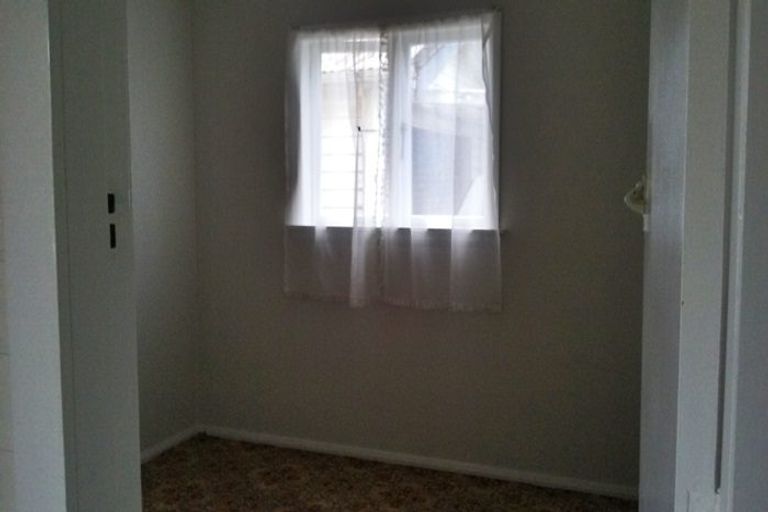 Photo of property in 17 Shamrock Street, Takaro, Palmerston North, 4412