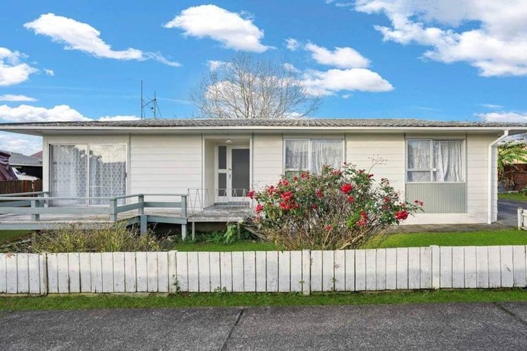 Photo of property in 1/58 Te Irirangi Drive, Clover Park, Auckland, 2019
