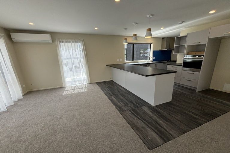 Photo of property in 2a Lowestoft Place, West End, Palmerston North, 4412