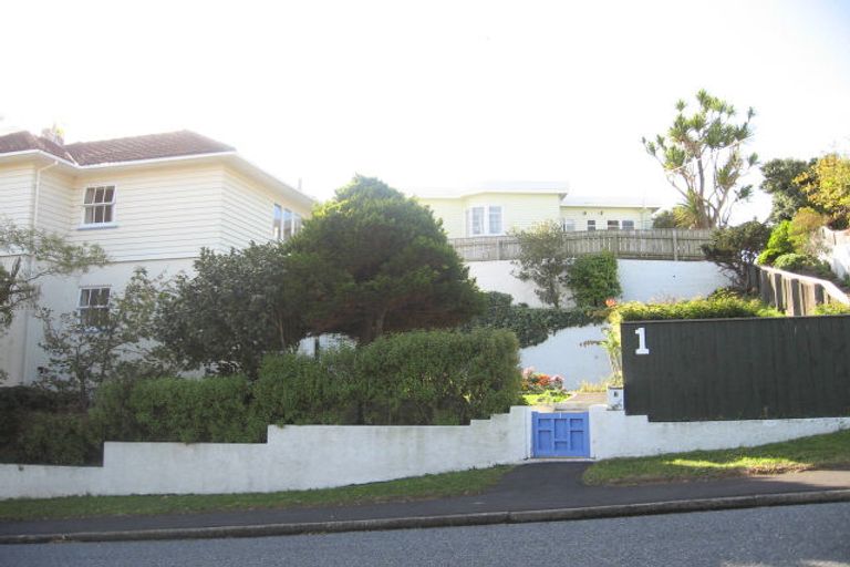 Photo of property in 1 Ashleigh Crescent, Miramar, Wellington, 6022