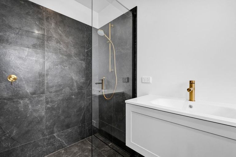 Photo of property in 74 Turuturu Road, Hawera, 4674