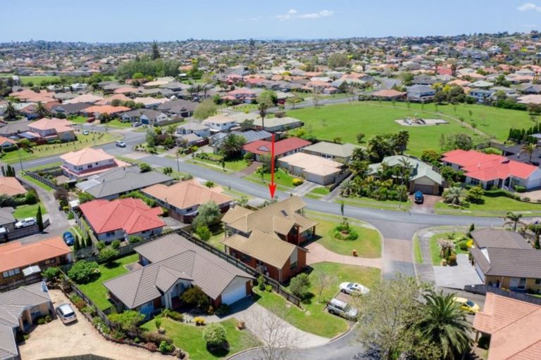 Photo of property in 1 Fencotie Place, Northpark, Auckland, 2013