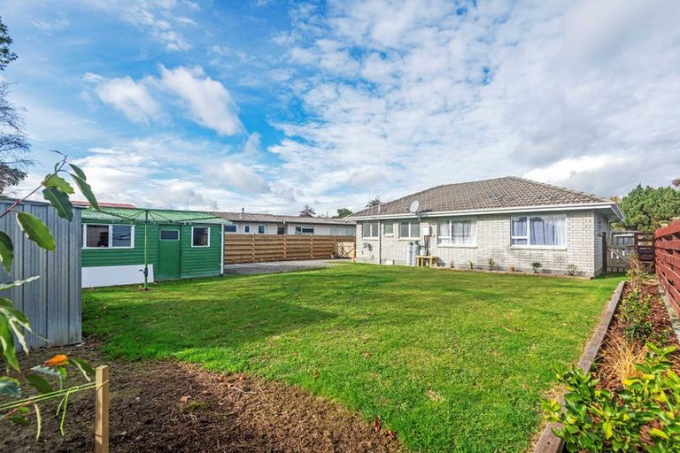Photo of property in 38 Abraham Crescent, Milson, Palmerston North, 4414