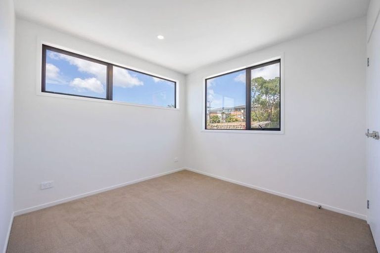 Photo of property in 21 Clay Works Lane, New Lynn, 0600