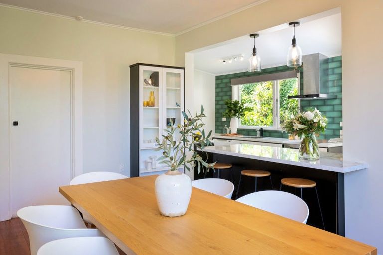 Photo of property in 55 Milton Road, Bluff Hill, Napier, 4110