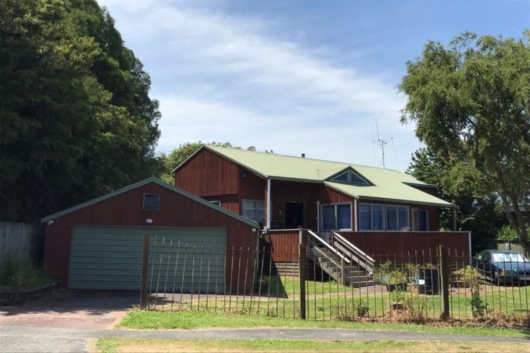 Photo of property in 19 Gilbass Avenue, Hamilton Lake, Hamilton, 3204