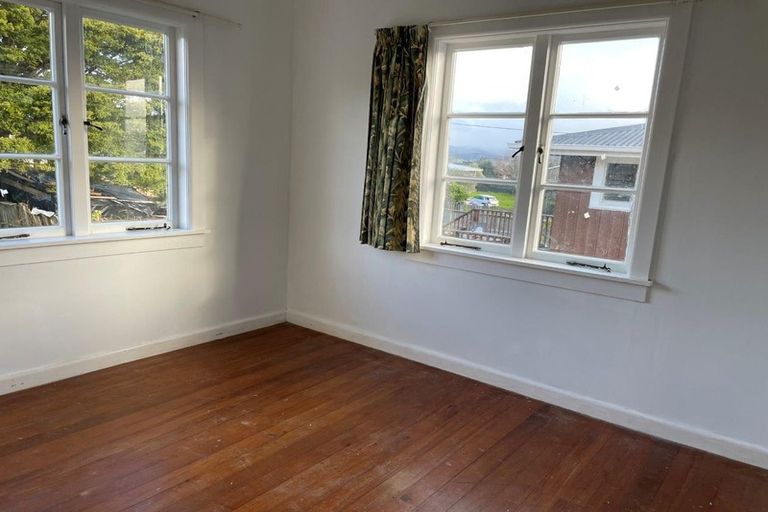 Photo of property in 17 Lavelle Road, Henderson, Auckland, 0612