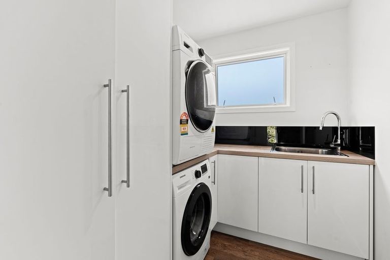 Photo of property in 15 Junction Street, Welbourn, New Plymouth, 4310