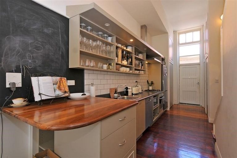 Photo of property in 2/245 Adelaide Road, Newtown, Wellington, 6021