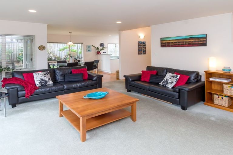 Photo of property in 2/8 Clydesdale Avenue, Somerville, Auckland, 2014