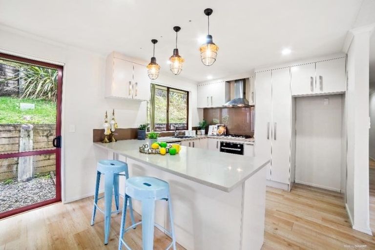 Photo of property in 8 Fernbank Lane, Greenhithe, Auckland, 0632