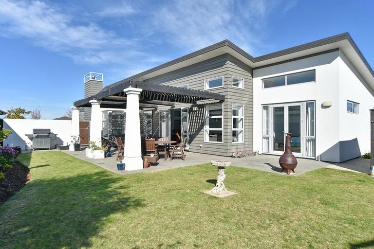 Photo of property in 9 Churchill Drive, Rangiora, 7400