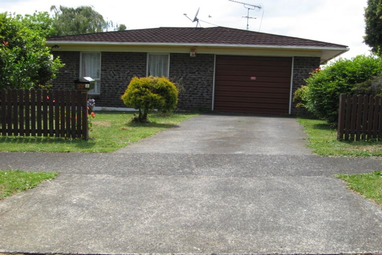 Photo of property in 32 Landscape Road, Pukekohe, 2120