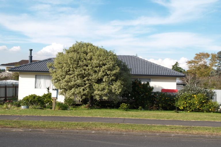 Photo of property in 63 Archboyd Avenue, Mangere East, Auckland, 2024