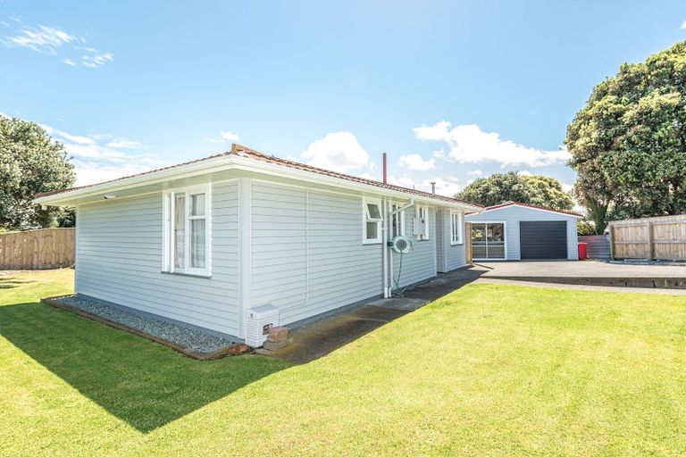 Photo of property in 14 Kotuku Street, Castlecliff, Whanganui, 4501