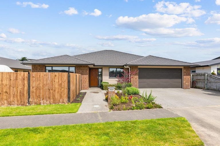 Photo of property in 92 The Drive, Paraparaumu Beach, Paraparaumu, 5032