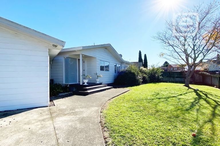 Photo of property in 60 De Quincey Terrace, Highland Park, Auckland, 2010