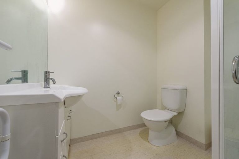 Photo of property in Terrace Heights Apartments, 2/163p The Terrace, Wellington Central, Wellington, 6011