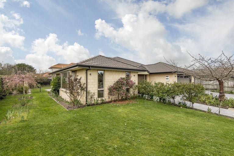 Photo of property in 14 Felicitas Grove, Aidanfield, Christchurch, 8025