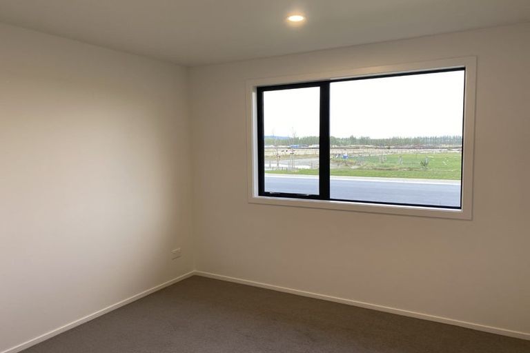 Photo of property in 2 Magpie Place, Lake Hawea, Wanaka, 9382