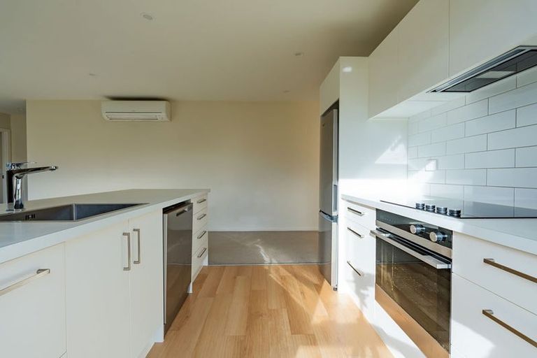 Photo of property in 10 Ward Street, Jacks Point, Queenstown, 9371