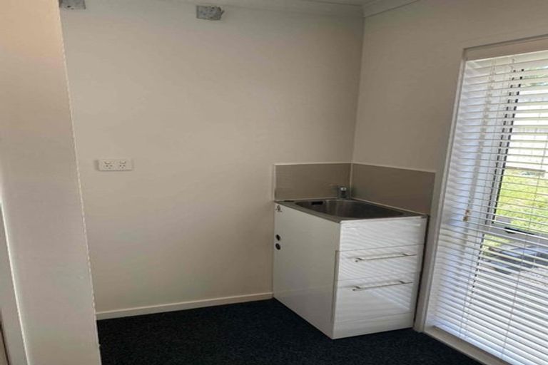 Photo of property in 3a Ascot Avenue, Henderson, Auckland, 0610