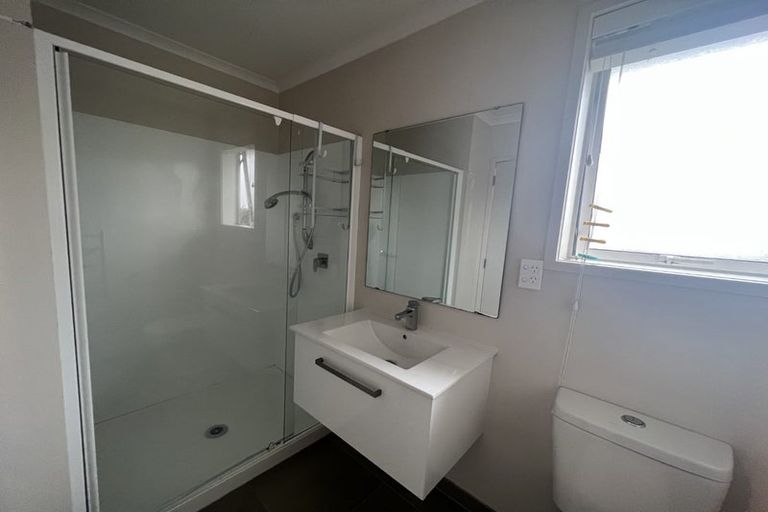 Photo of property in 18 Akeake Lane, Manurewa, Auckland, 2102