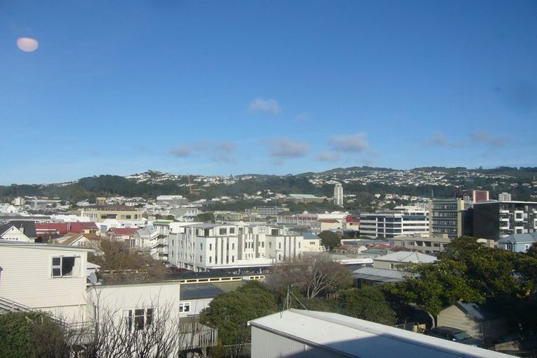 Photo of property in 16-18 Levy Street, Mount Victoria, Wellington, 6011