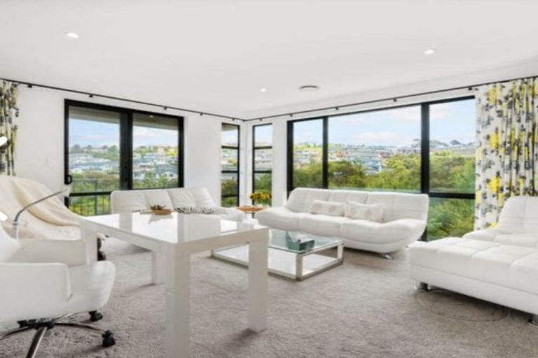 Photo of property in 36 Silver Moon Road, Albany Heights, Auckland, 0632