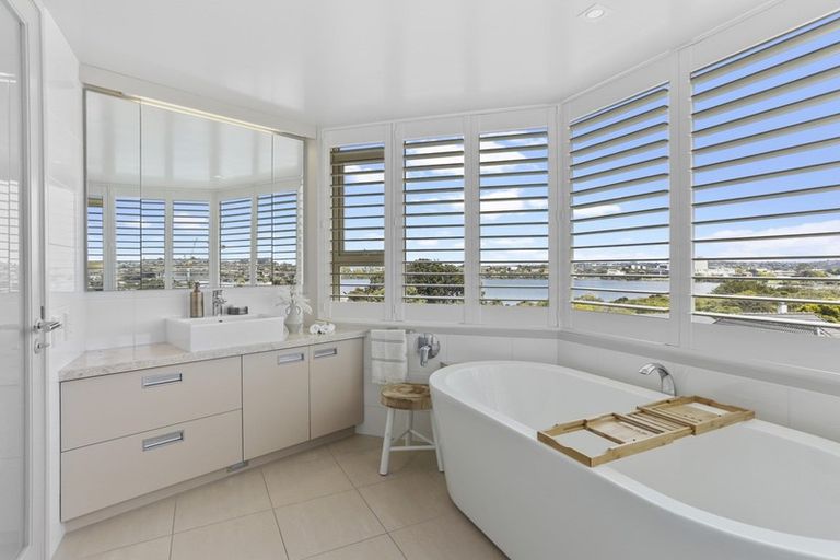 Photo of property in 3/90 Kitchener Road, Milford, Auckland, 0620