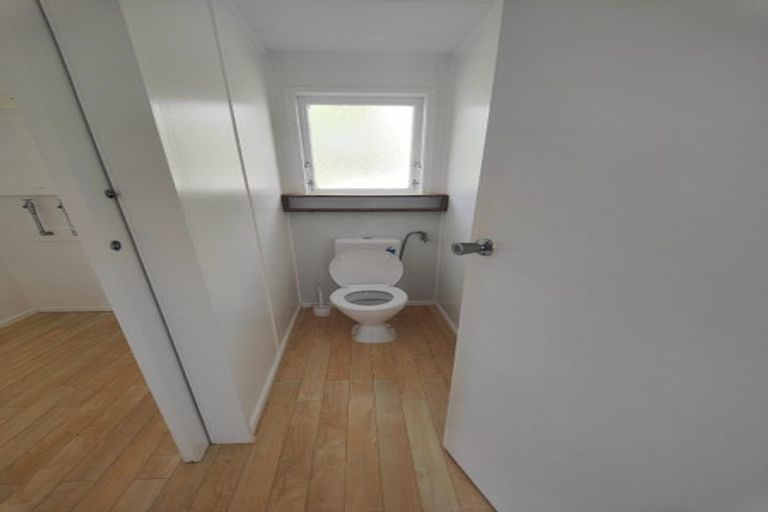 Photo of property in 74 Rosario Crescent, Red Beach, 0932