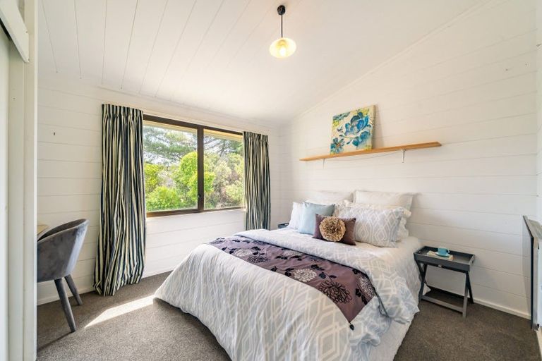 Photo of property in 22 Whitechapel Grove, Stokes Valley, Lower Hutt, 5019