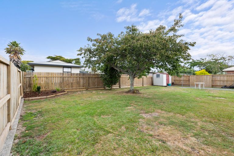 Photo of property in 10 Aldershot Place, Nawton, Hamilton, 3200