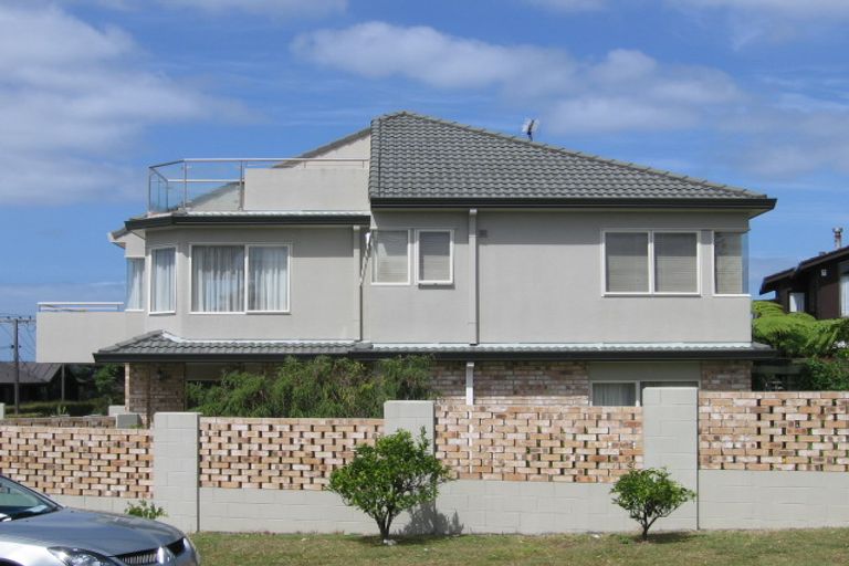 Photo of property in 2/89 Aberdeen Road, Castor Bay, Auckland, 0620