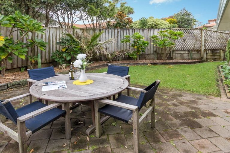 Photo of property in 2/8 Clydesdale Avenue, Somerville, Auckland, 2014