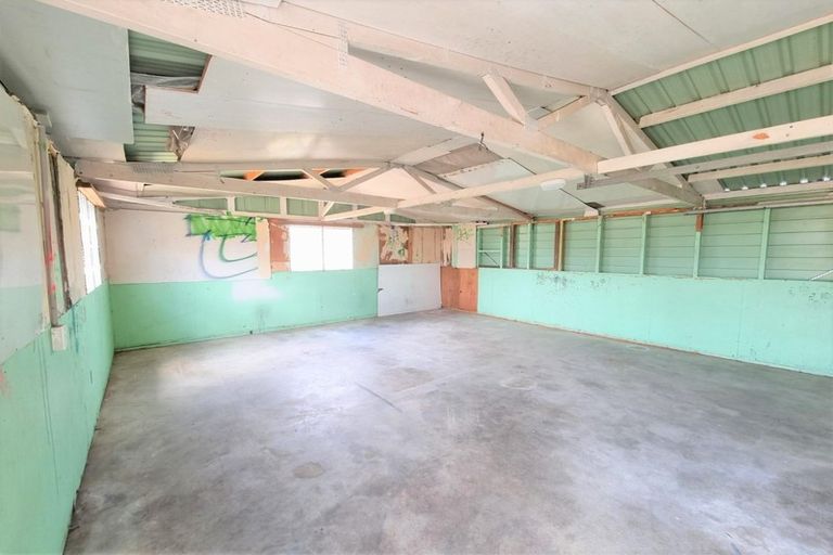 Photo of property in 8 Vetori Place, Clover Park, Auckland, 2023