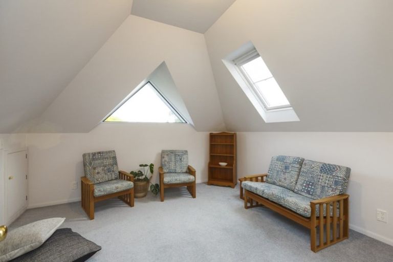 Photo of property in 15a Phoenix Avenue, Hokowhitu, Palmerston North, 4410