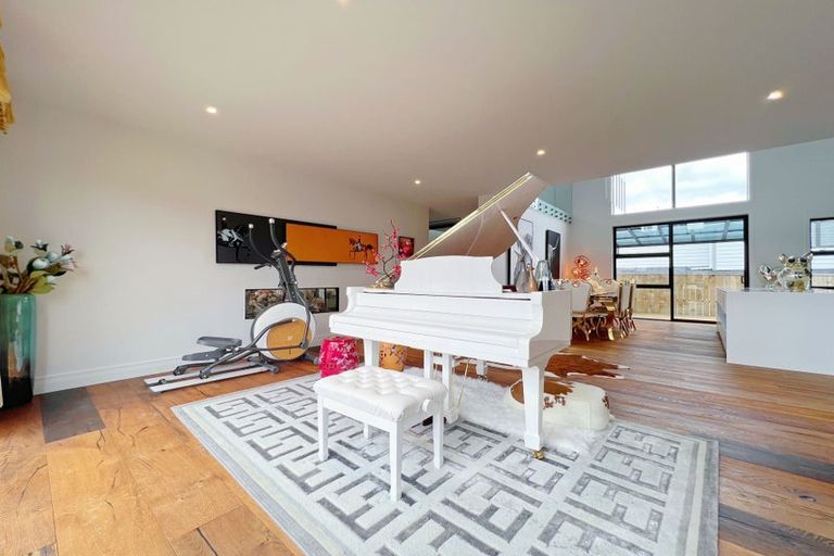 Photo of property in 2 Luff Place, Long Bay, Auckland, 0630