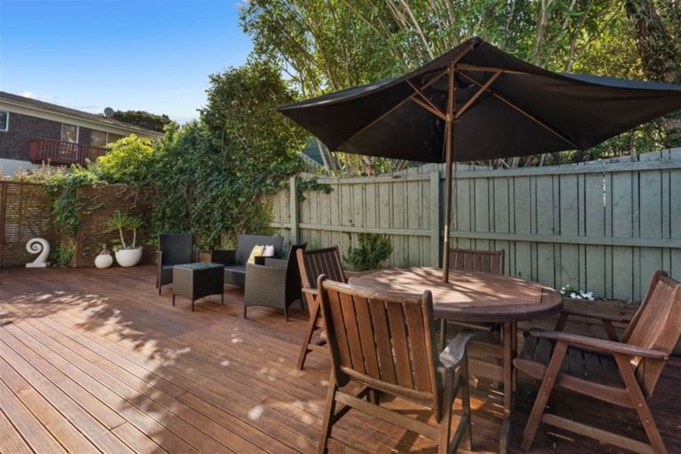 Photo of property in 2/18 Morton Avenue, Forrest Hill, Auckland, 0620