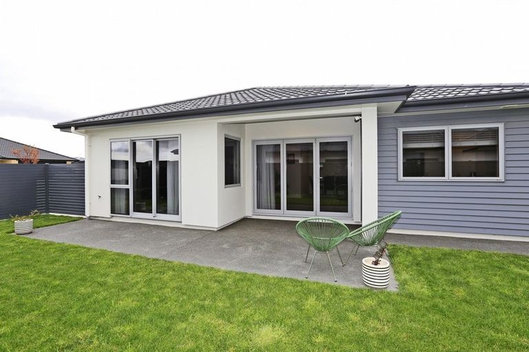 Photo of property in 12 Mckay Close, Frimley, Hastings, 4120