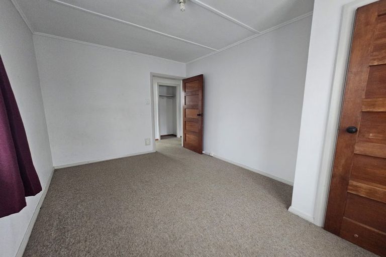 Photo of property in 27 Newcombe Street, Naenae, Lower Hutt, 5011