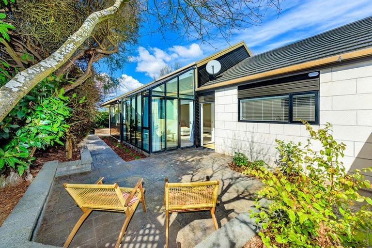 Photo of property in 3 Harlech Mews, Avonhead, Christchurch, 8042