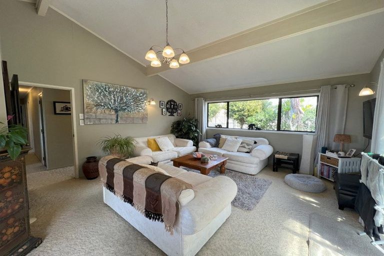 Photo of property in 1/19 Sturm Avenue, Massey, Auckland, 0614