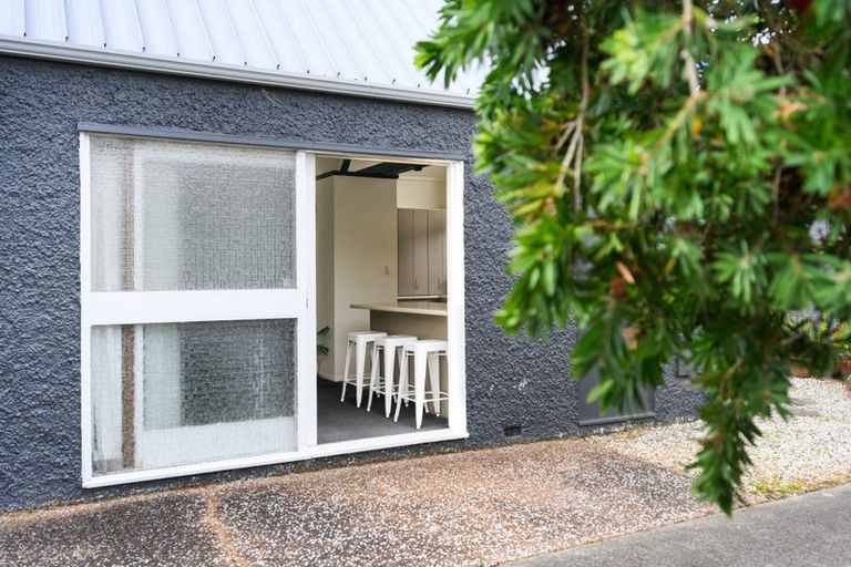 Photo of property in 9 Palliser Place, Milson, Palmerston North, 4414