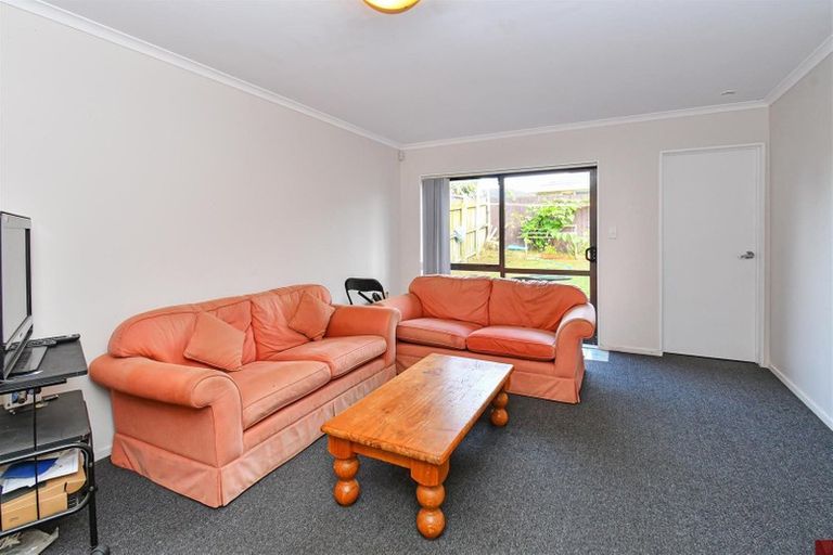 Photo of property in 98a Naylors Drive, Mangere, Auckland, 2022
