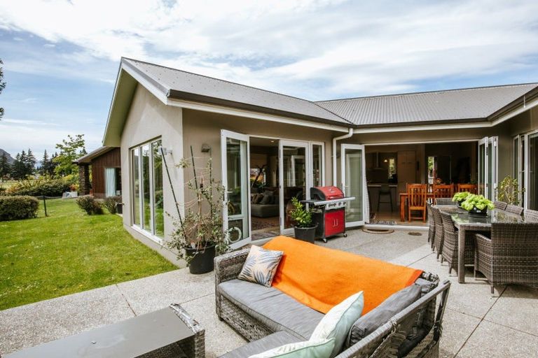 Photo of property in 16 Lansdown Street, Wanaka, 9305