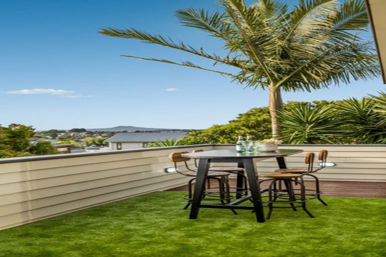 Photo of property in 2/32 Gills Road, Bucklands Beach, Auckland, 2014